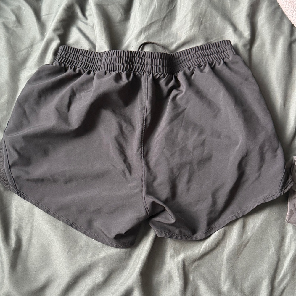 Under Armour Women's Charcoal Athletic Shorts - Picture 2 of 3